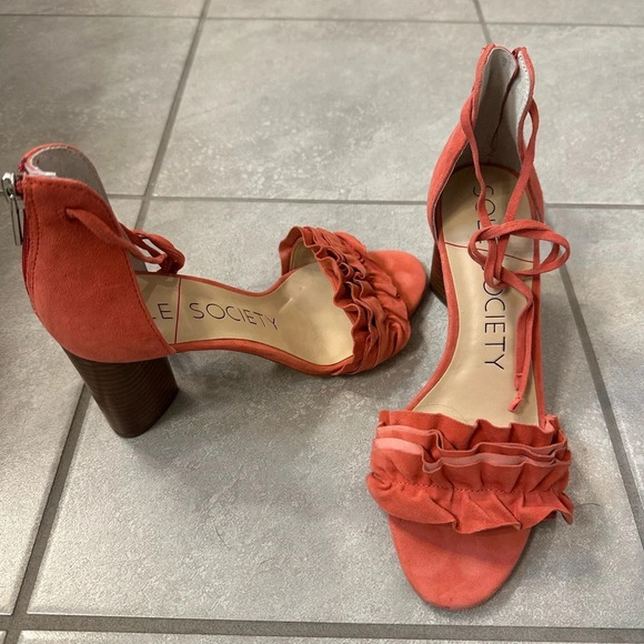 Sole Society Shoes - Sole Society Coral Ruffle Sandal Heels Sz 7​
